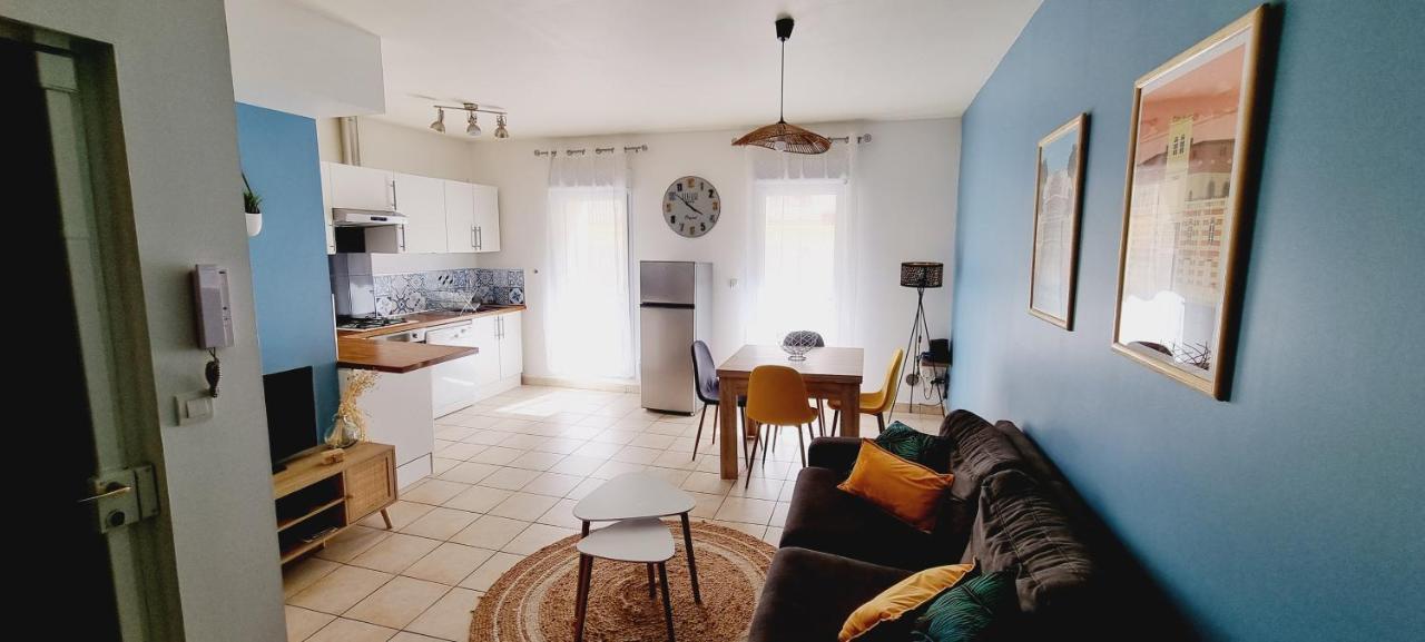 Agreable Appartement Avec 2 Places De Parking Dans Le Garage Béziers Kültér fotó
